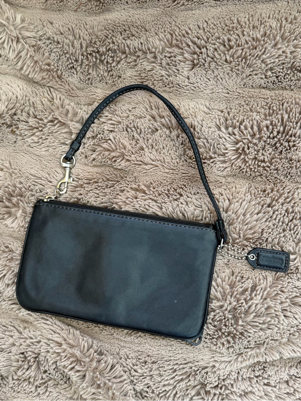 Vintage Coach Hamptons Soho Black Leather Wristlet Buckle Pocket Wallet Zip Y2K - Picture 2 of 11
